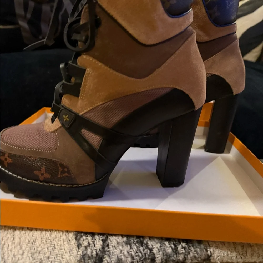 Lv Tan and Black Women's Boots - Picture 5 of 11